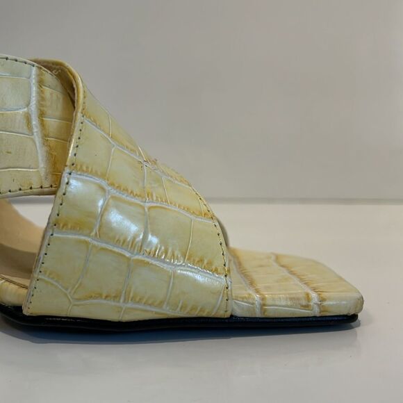 L’intervalle Yellow Croc Embossed Leather Block Heel Sandals Size 40 - Picture 5 of 13